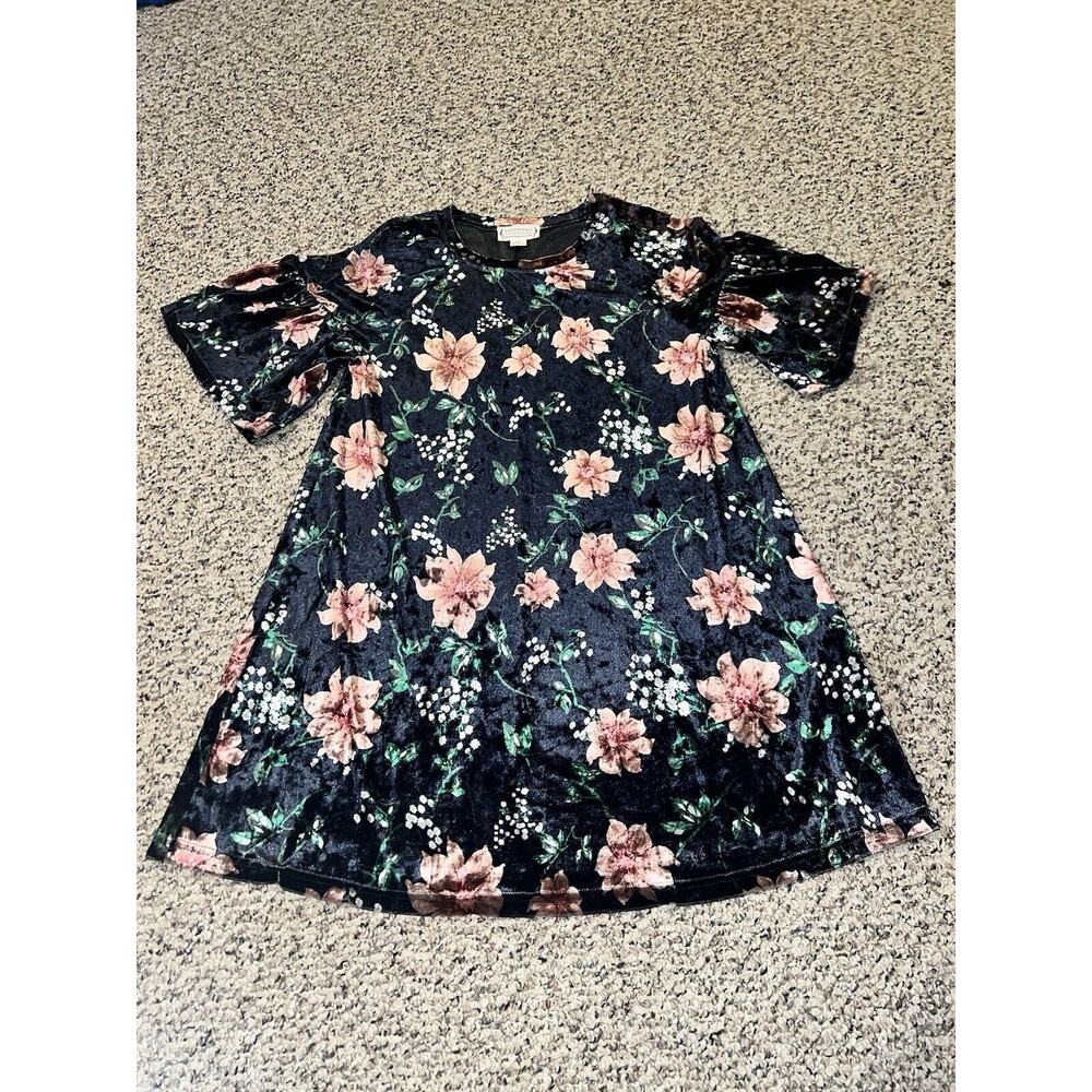 Loveriche Black Floral Velvet Boho Bell Sleeve‎ Dress Short Sleeve